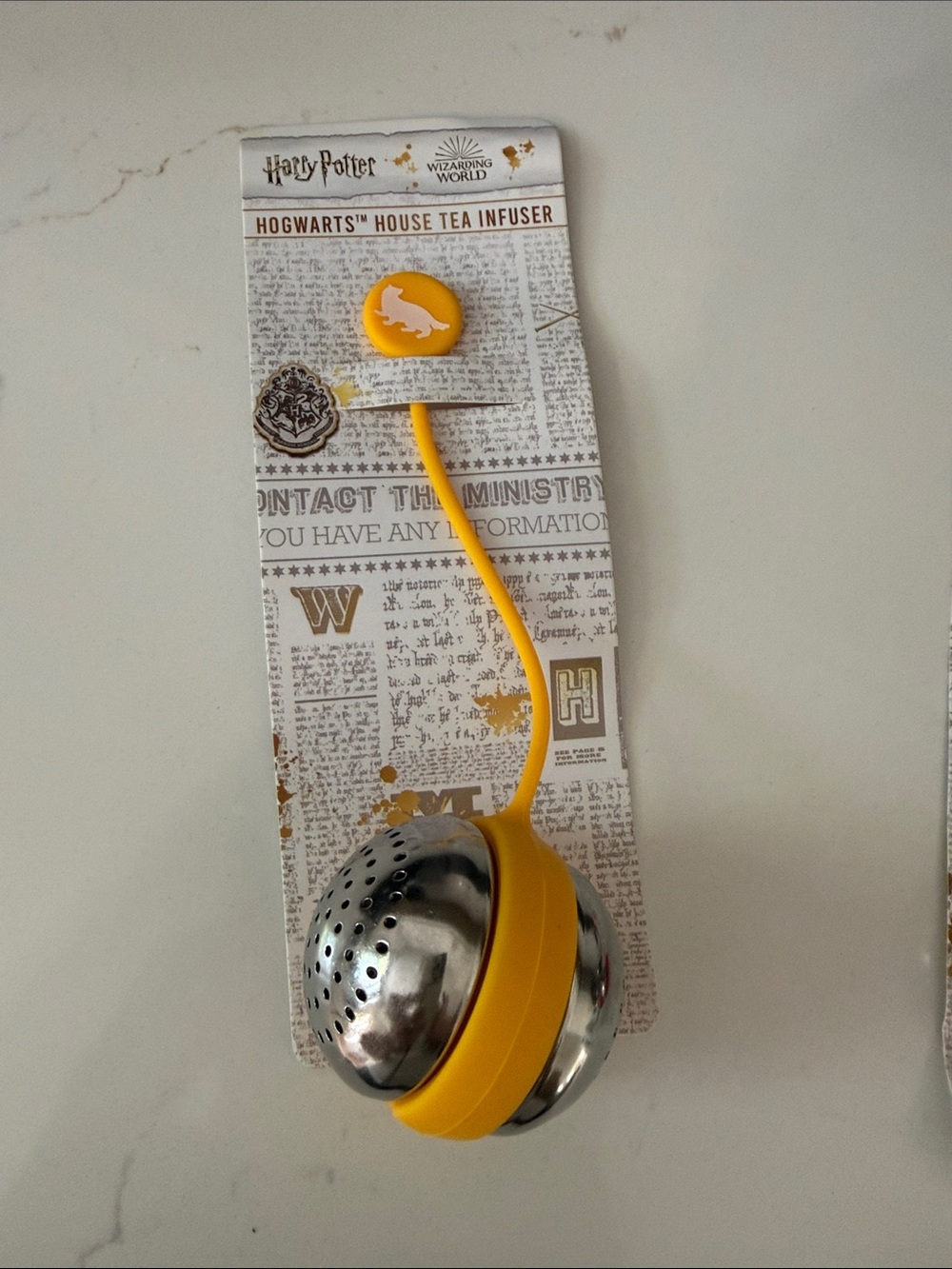Warner Bros. Harry Potter Yellow Hogwarts Tea Infuser